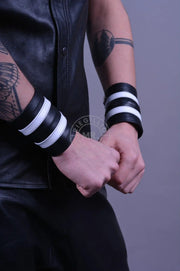 ( 1pc ) - MR. RIEGILLIO WRIST WALLET WITH DOUBLE WHITE STRIPE - SexyMenUnderwear.com